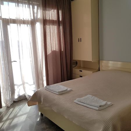 Apartament Gia バトゥーミ エクステリア 写真