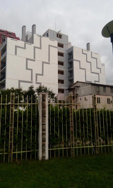 Apartament Gia バトゥーミ エクステリア 写真