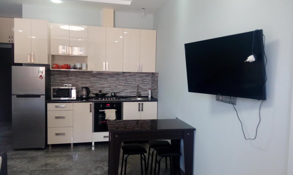 Apartament Gia バトゥーミ エクステリア 写真
