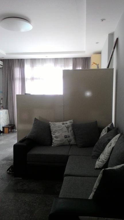 Apartament Gia バトゥーミ エクステリア 写真