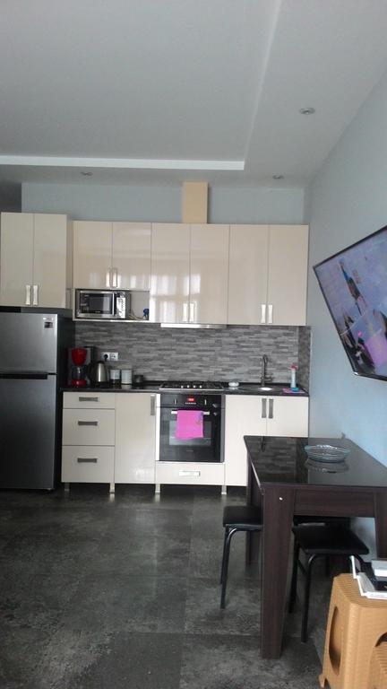 Apartament Gia バトゥーミ エクステリア 写真