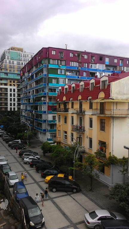 Apartament Gia バトゥーミ エクステリア 写真