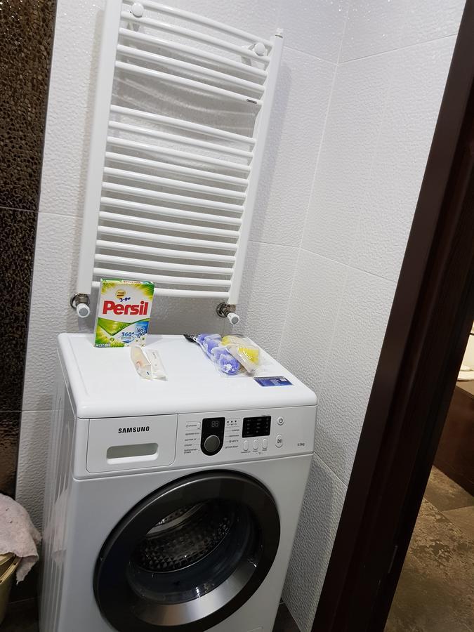 Apartament Gia バトゥーミ エクステリア 写真