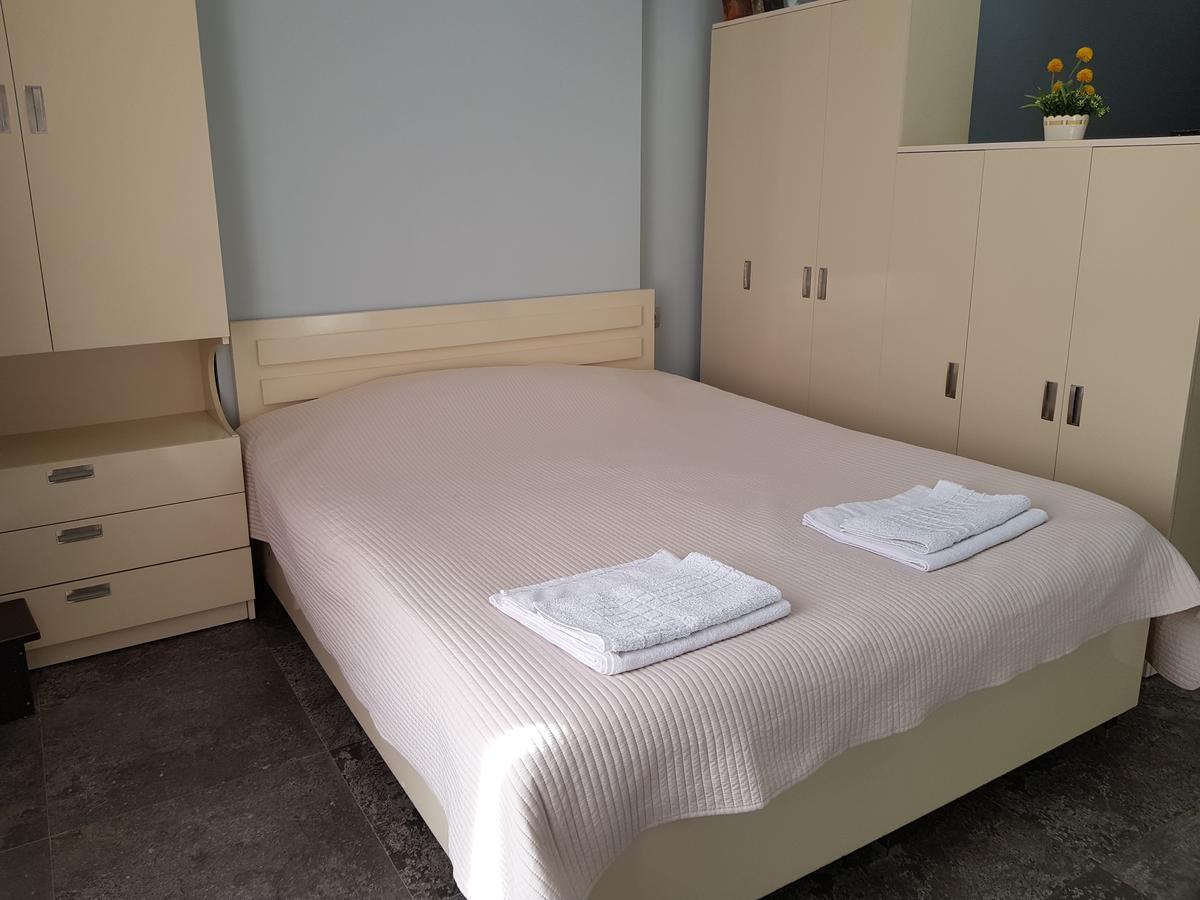 Apartament Gia バトゥーミ エクステリア 写真