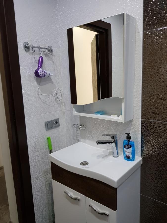 Apartament Gia バトゥーミ エクステリア 写真
