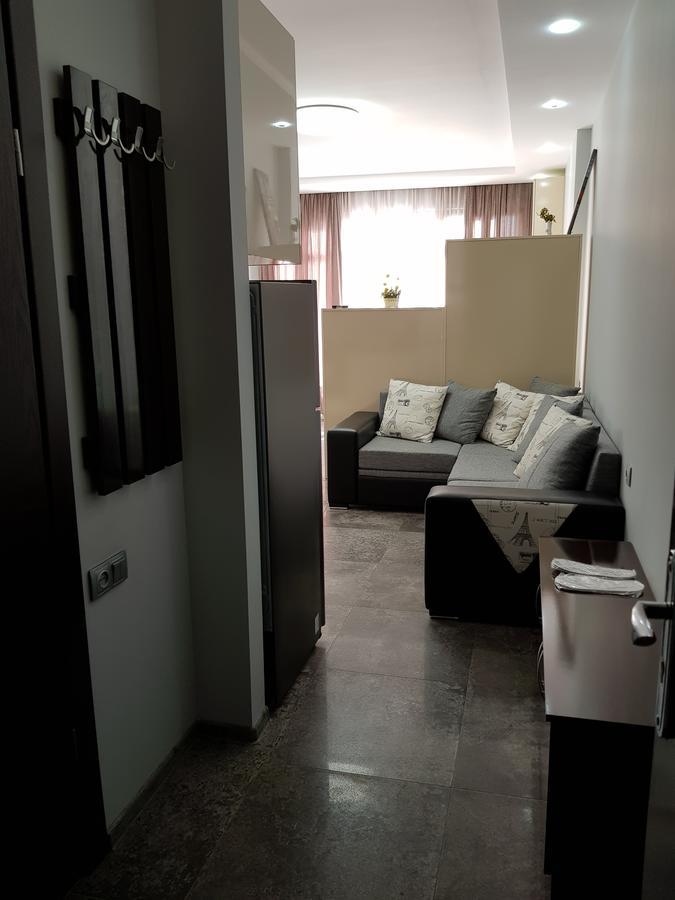 Apartament Gia バトゥーミ エクステリア 写真